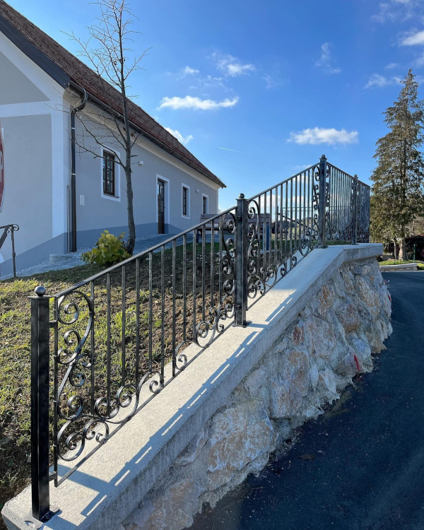 Dvoriščna ograja 26