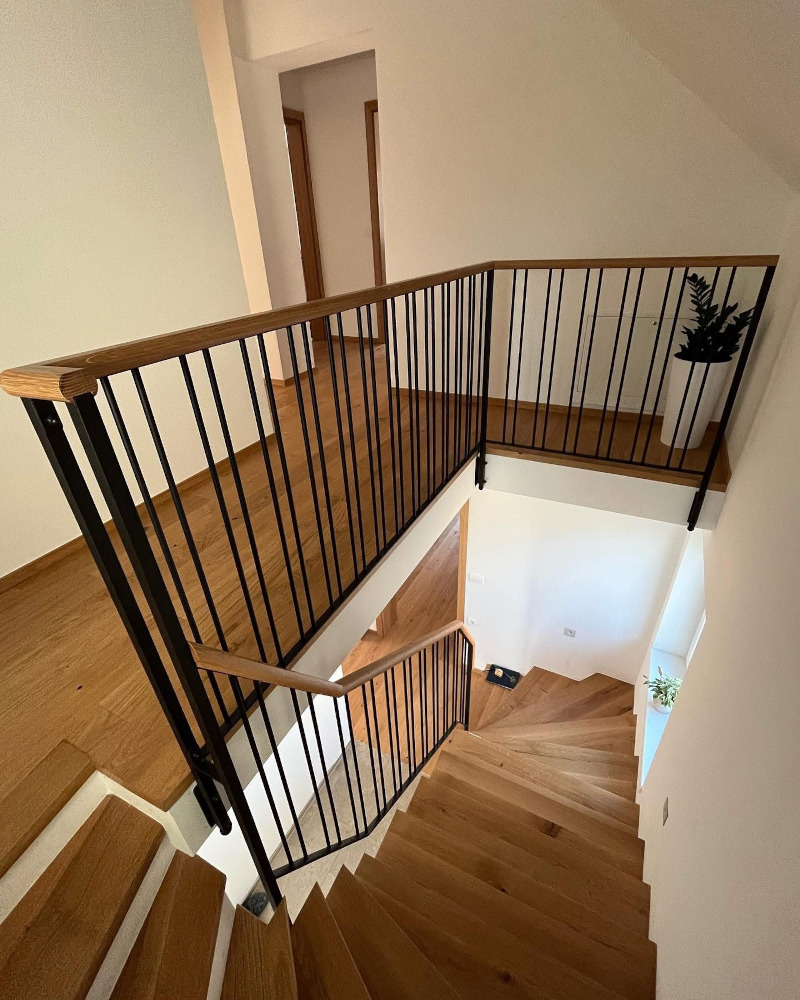 Stopniščna ograja 16